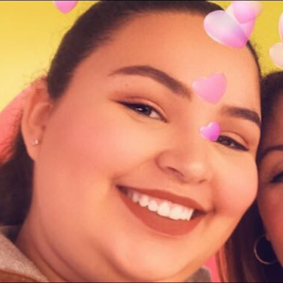 Meet your Posher, Gabriela - Picture 1 of 1